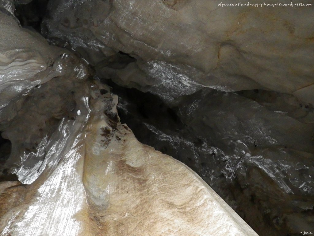 bakwitan-cave-spelunking-isla-gigantes-walls-10