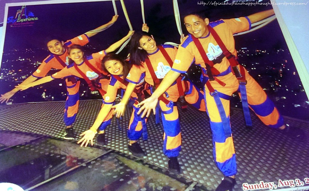 Picture of a picture: Skywalk adventure in Crown Regency Hotel, Cebu