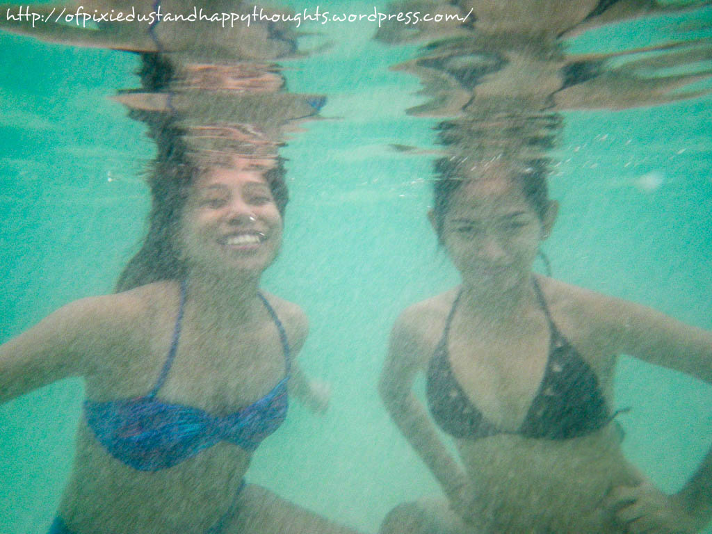 We tried to forget about the jellyfish incident by fooling around underwater :D