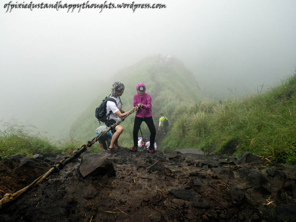This was me going down. More than halfway down the trail, I stopped to rest because my hands and feet were already tired. :))