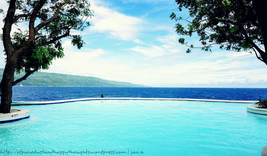 bluewater-resort-sumilon-island-oslob-cebu-infinity-pool