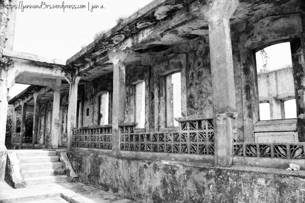 cape-engano-lighthouse-ruins-island-hopping-palaui