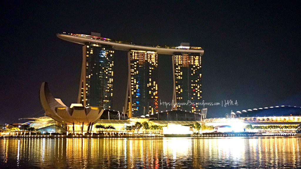 You'll see this imposing structure virtually everywhere in SIngapore: the Marina Bay Sands Hotel
