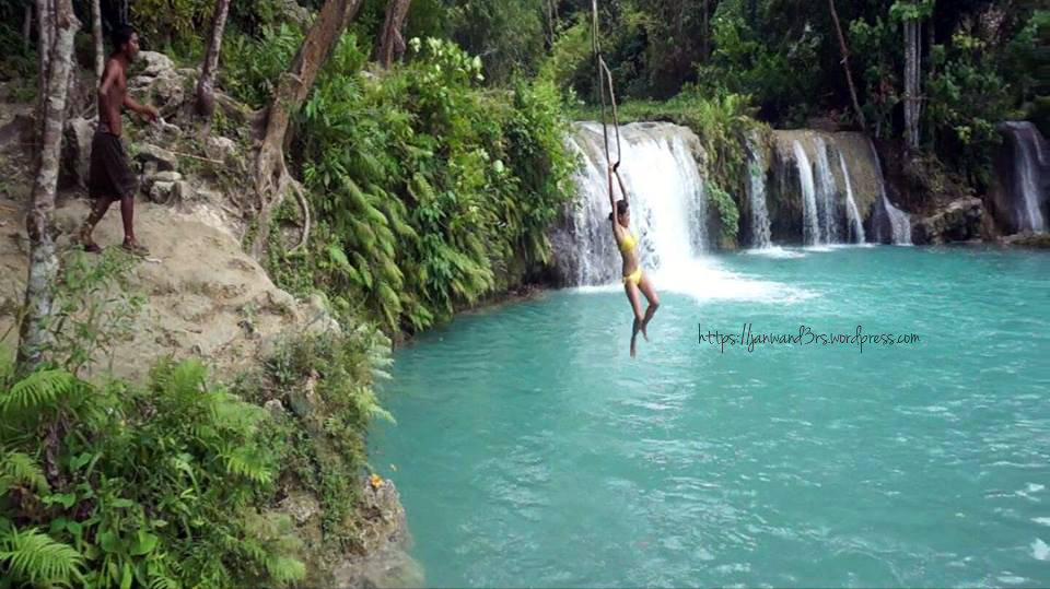 siquijor-travel-cambugahay-falls-vine-swinging
