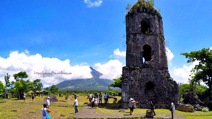 bicol-cagsawa-ruins-park-mt-mayon-albay