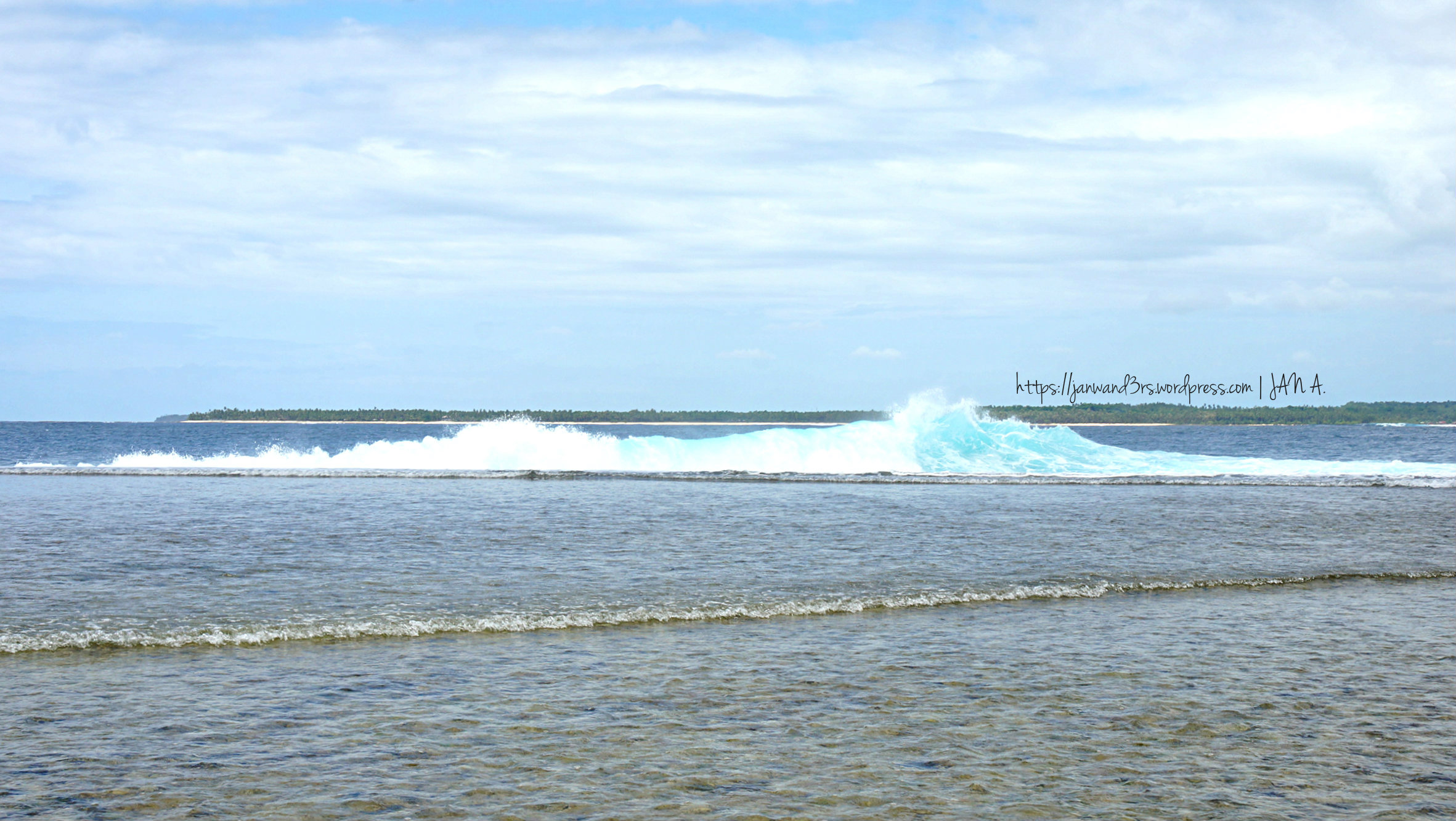 magpupungko-beach-siargao-waves.jpg