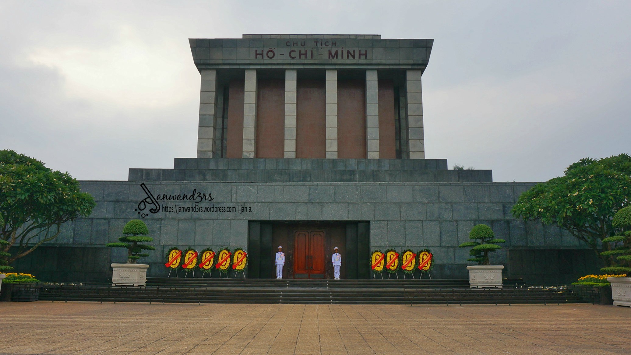ho-chi-minh-mausoleum-walking-tour