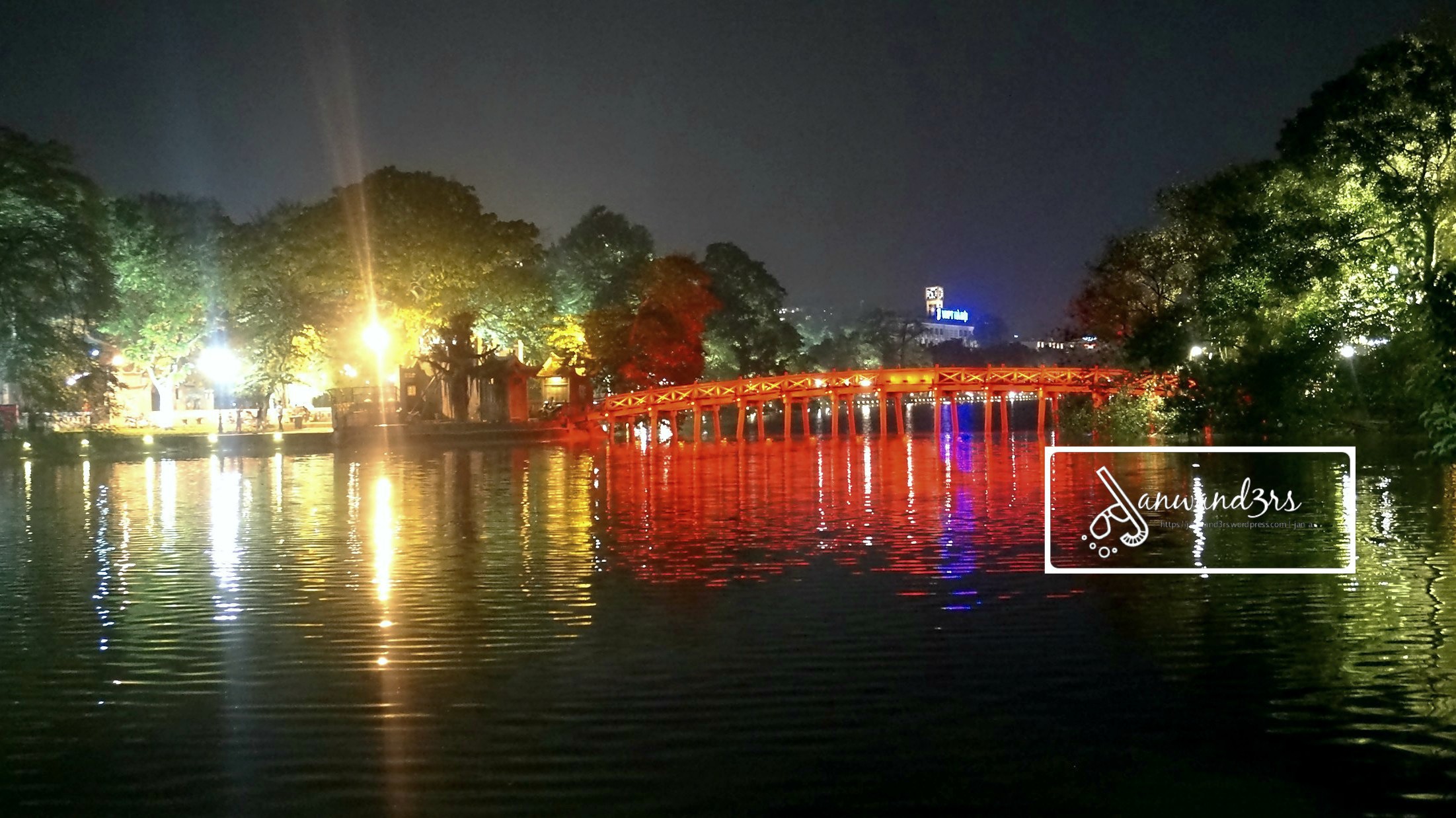 hoan-kiem-lake-bridge-hanoi-tour