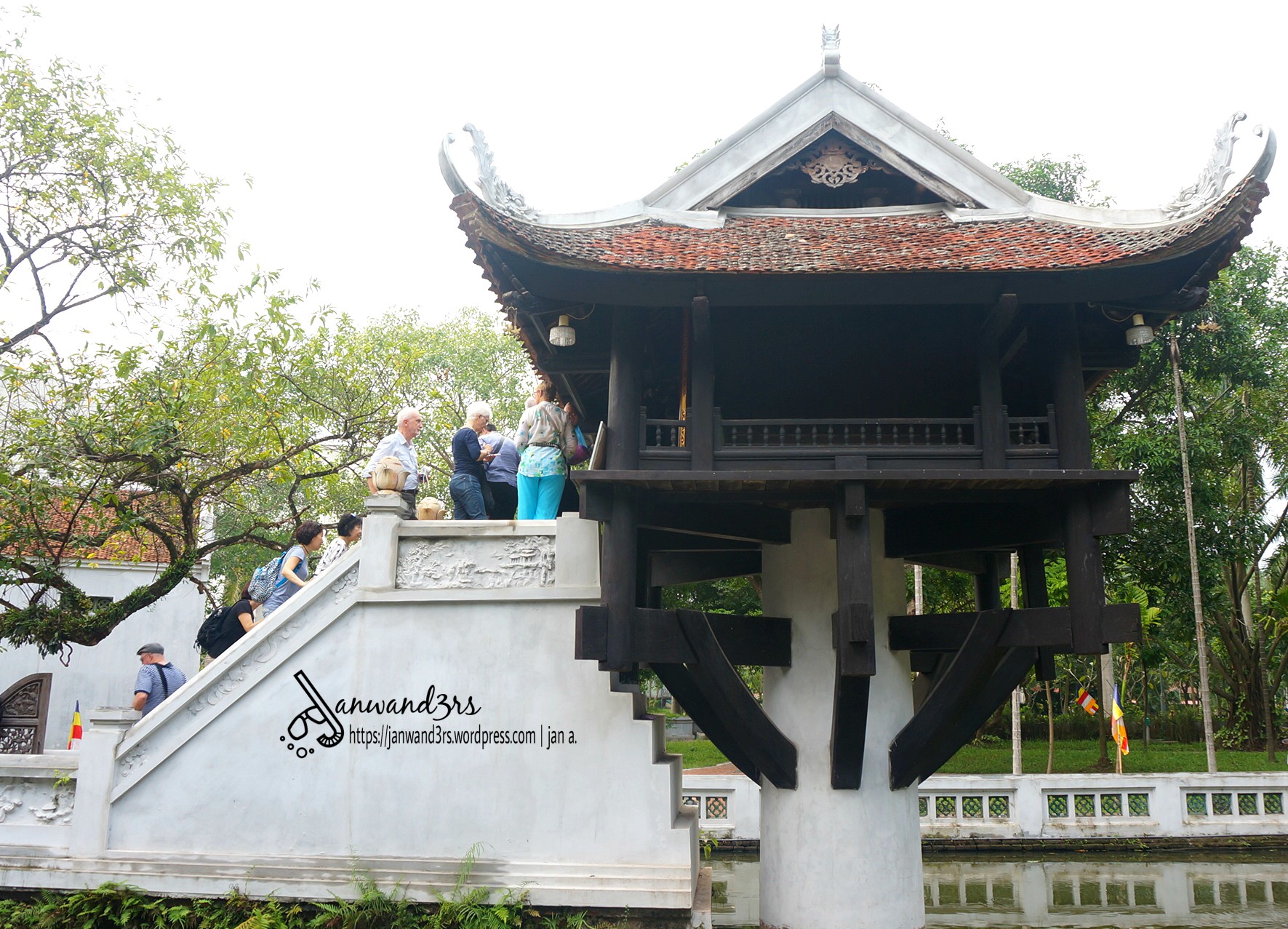 one-pillar-pagoda-hanoi