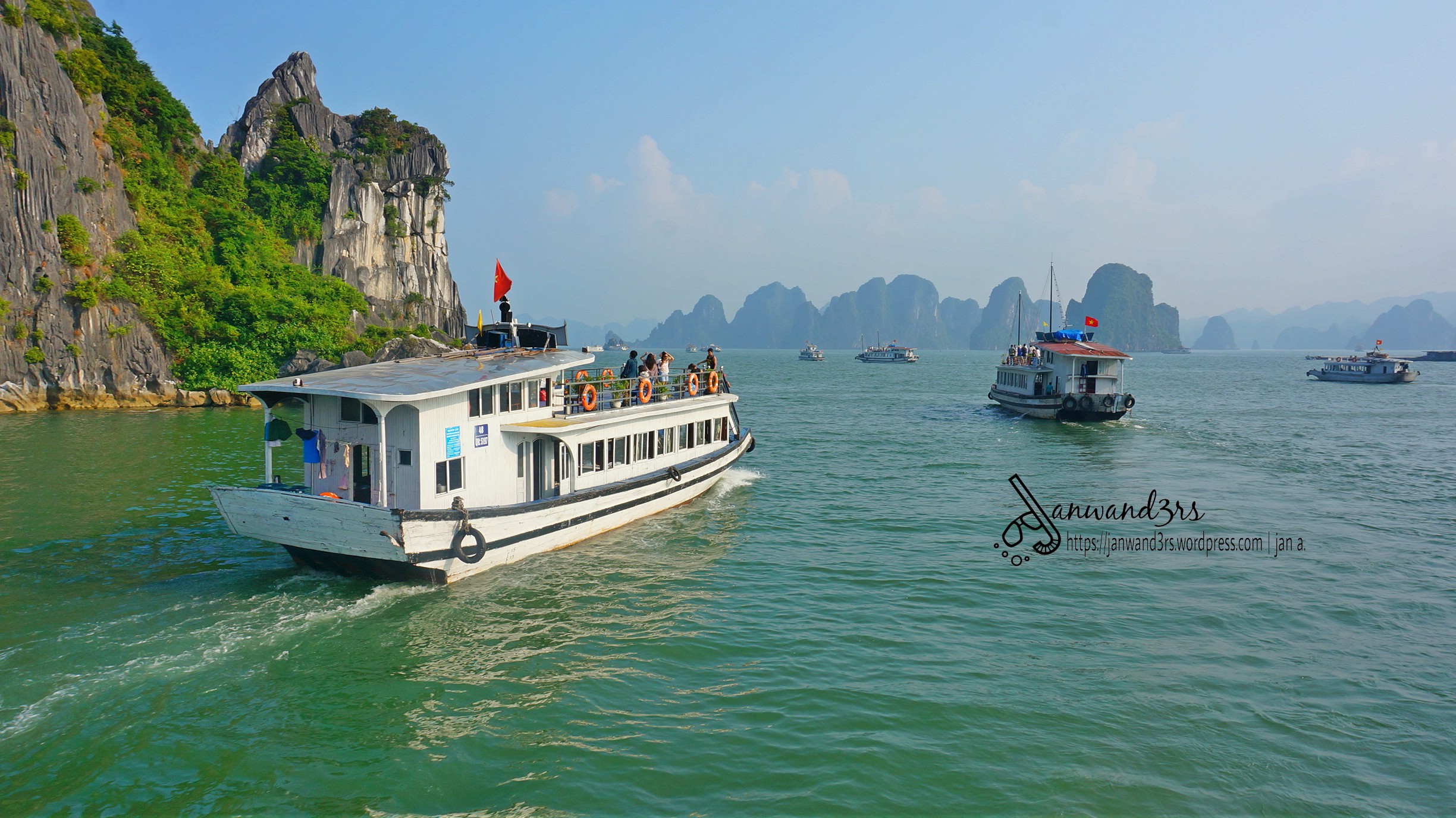 how-to-get-to-halong-bay-vietnam.jpg