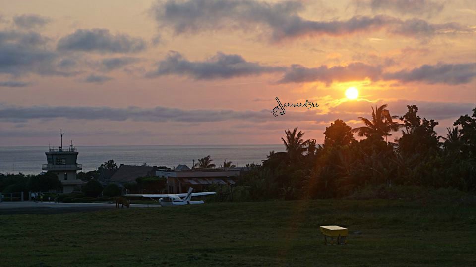 basco-airport-sunset